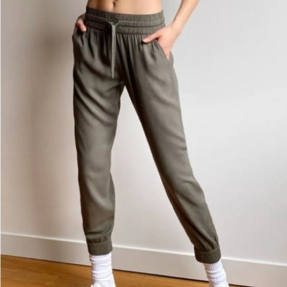 Aritzia NWT Sunday Best Grenville Jogger Pants In Dark Olive Size L